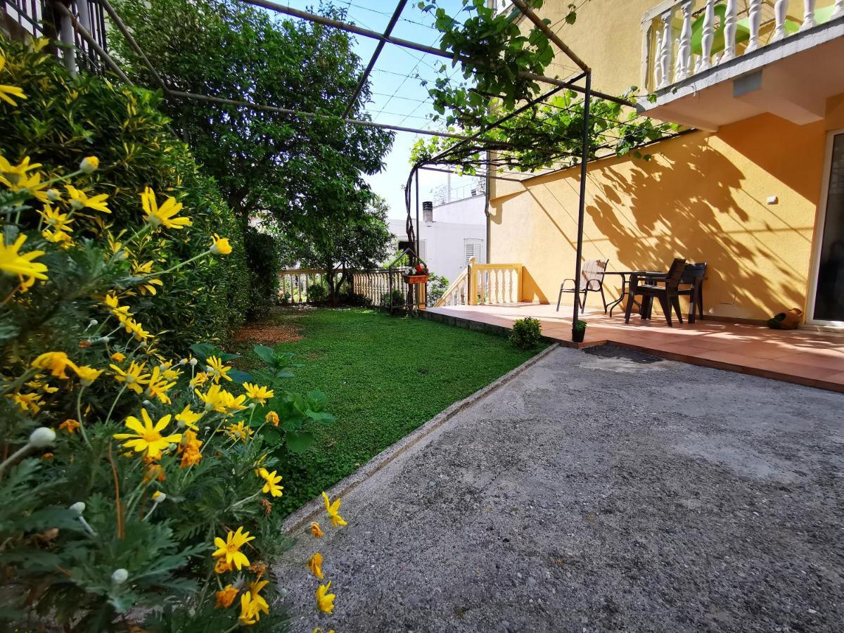 Apartments Vila Andja 스베티스테판 외부 사진