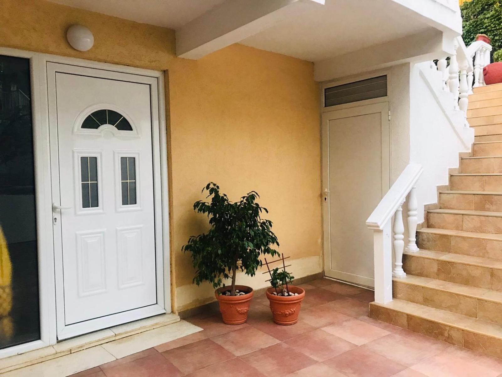 Apartments Vila Andja 스베티스테판 객실 사진