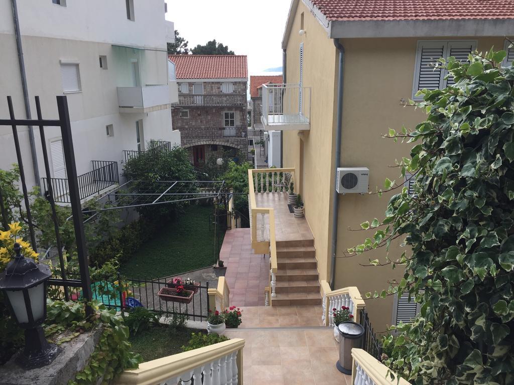 Apartments Vila Andja 스베티스테판 외부 사진
